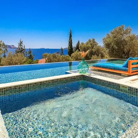 Siren, Female Housekeeper Villa *