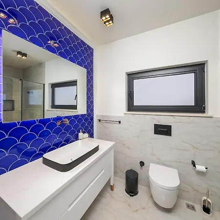 Siren, Female Housekeeper Villa